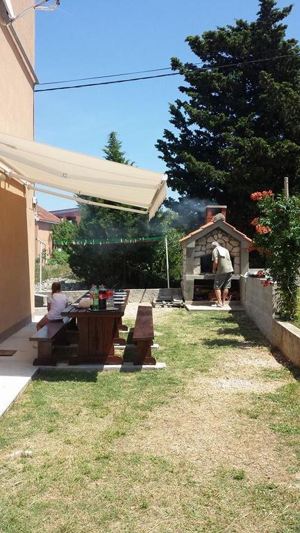 Njofra Banj Apartment Exterior photo